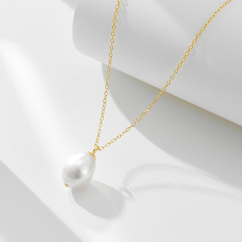 Baroque Pearl Drop Pendant Necklace - Versatile Elegance